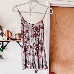 Beautiful floral romper. Perfect for spring/summer